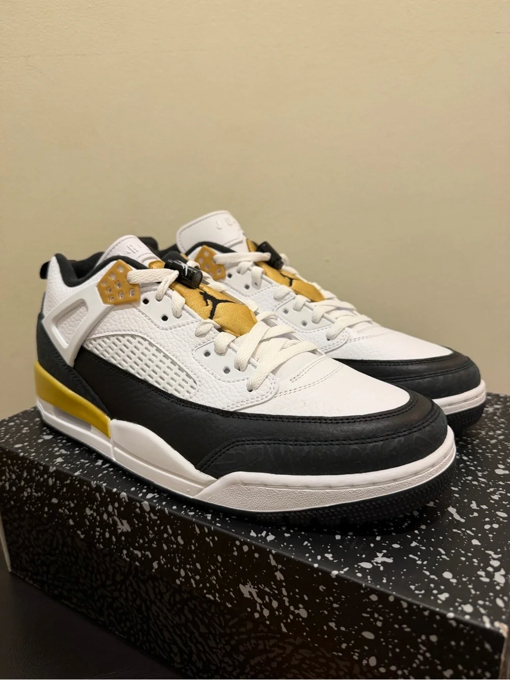 NIB Men Nike Jordan Spizike Low FQ1759 108 White/Metallic Gold/Black